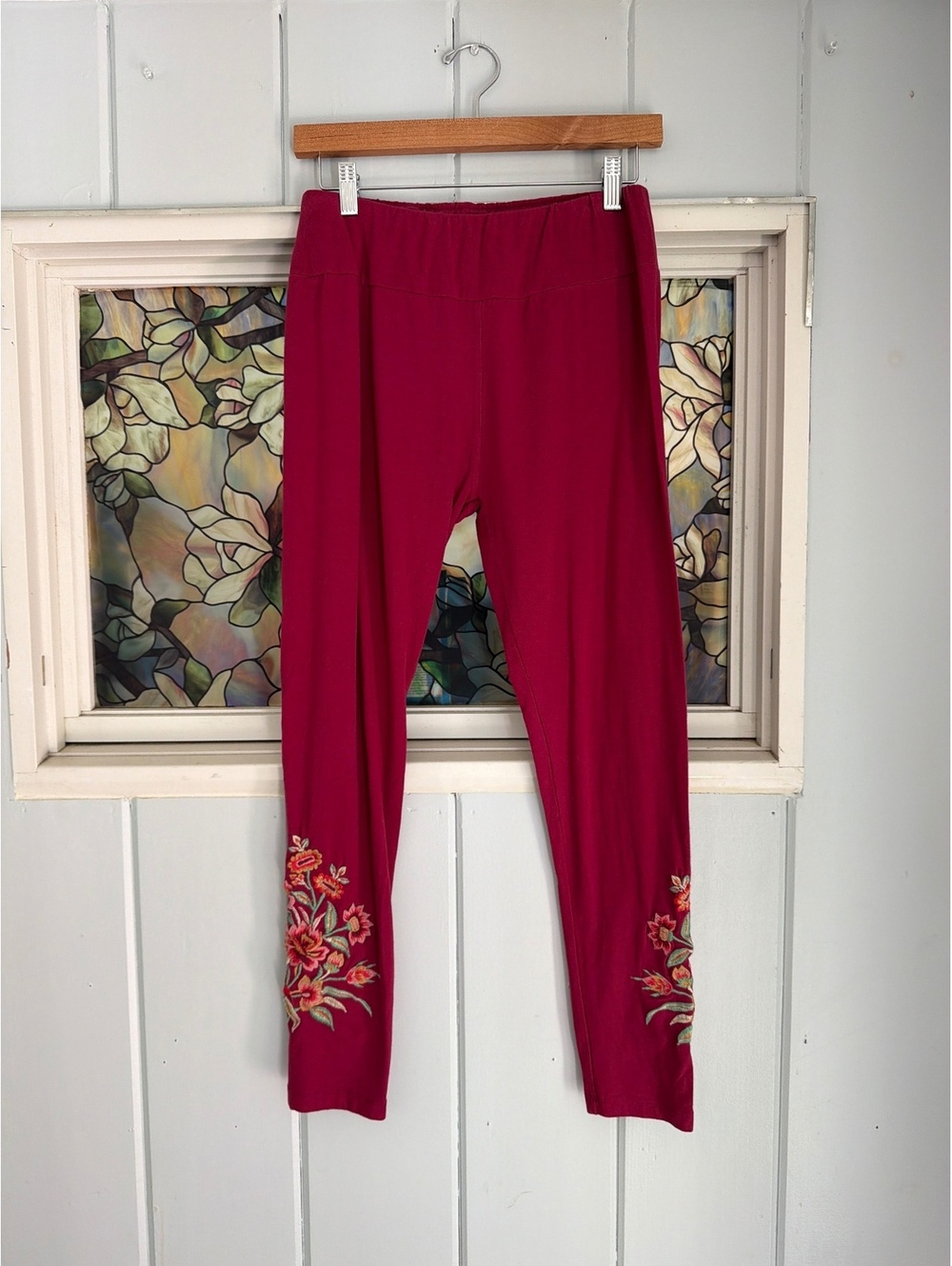 Apri Cornell maroon Leggings with Floral Embroidery Size M
